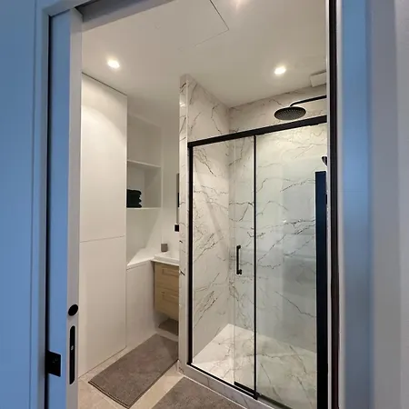 New アパート パリ