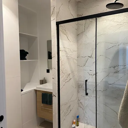 New アパート パリ